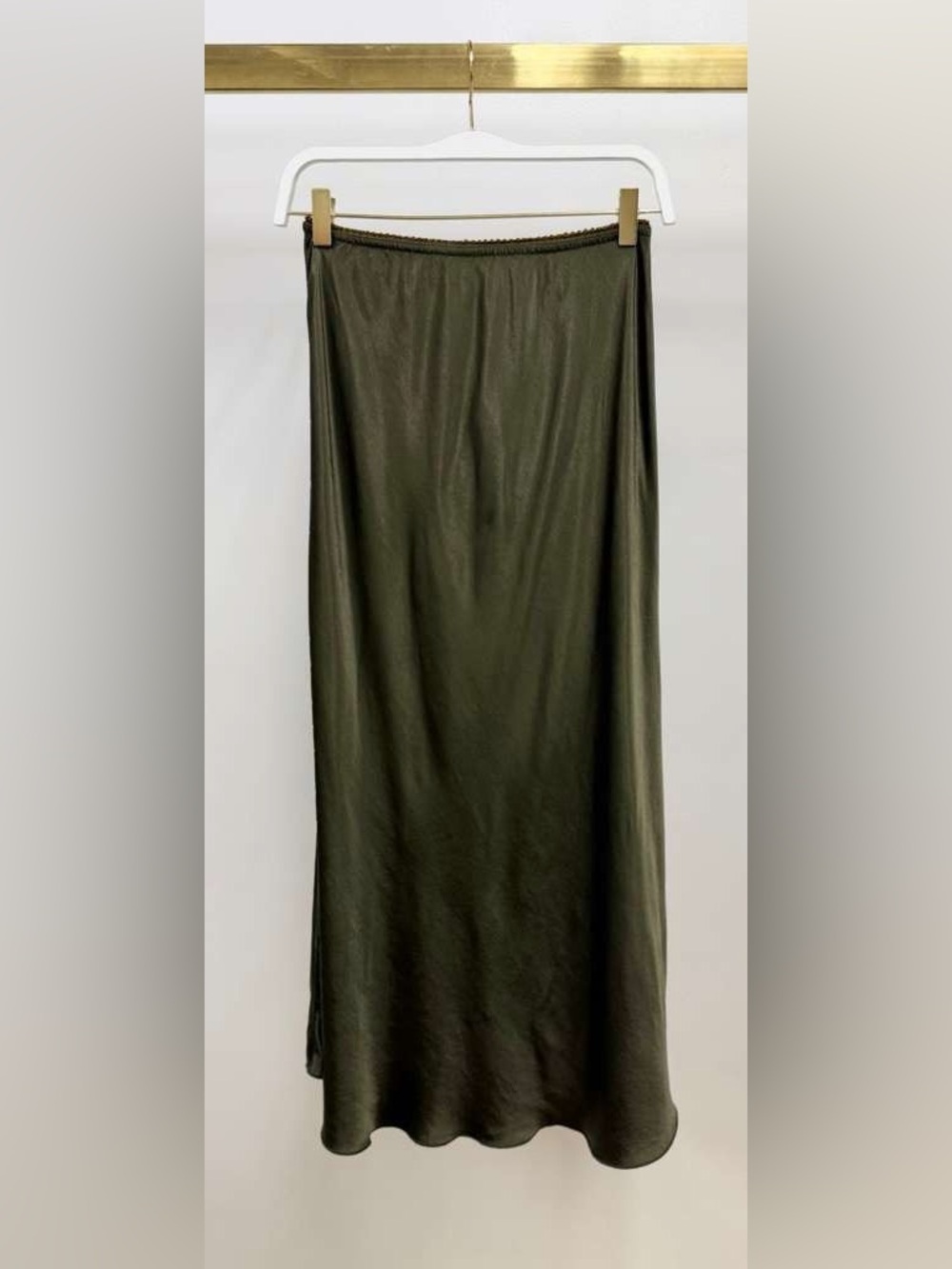(9298/235110-OLIVE) SOLID ELASTIC LACE TRIM WAIST SILKY VISCOSE MAXI SKIRT